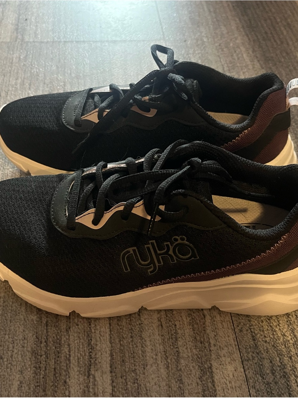 Women’s Ryka Black Athletic Sneakers with White Sole brand new size 7.5